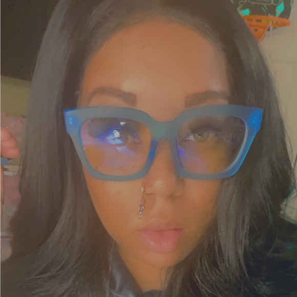 Meet your Posher, Karla - Picture 1 of 1